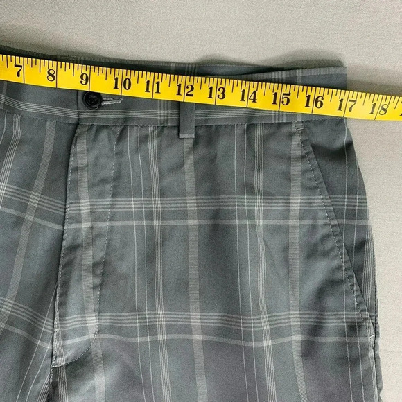 Grand Slam Plaid Bermuda Golf Shorts Lightweight Activewear Size 34 Gray Silver - Picture 7 of 11